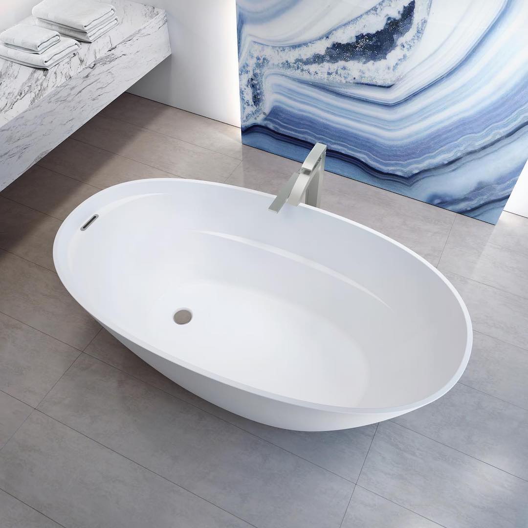 BainUltra white bathroom tub