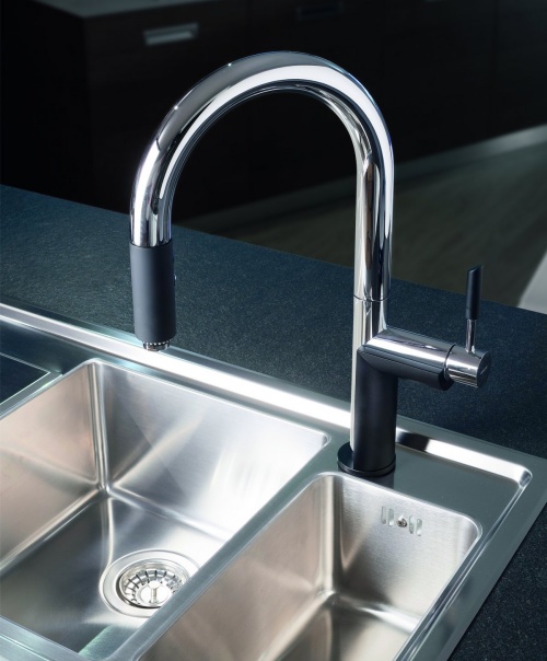 Oscar Pull-Down Kitchen Faucet in Polished Nickel 