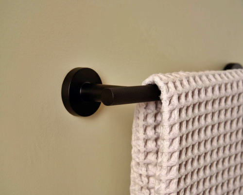 Alno towel bar