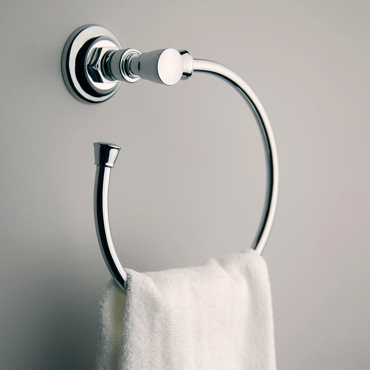 ginger silver towel holder